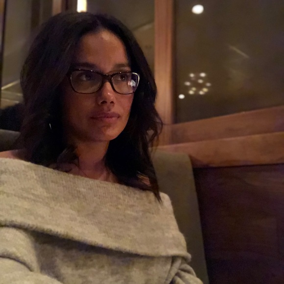 Meet your Posher, Alyssa - Picture 2 of 2